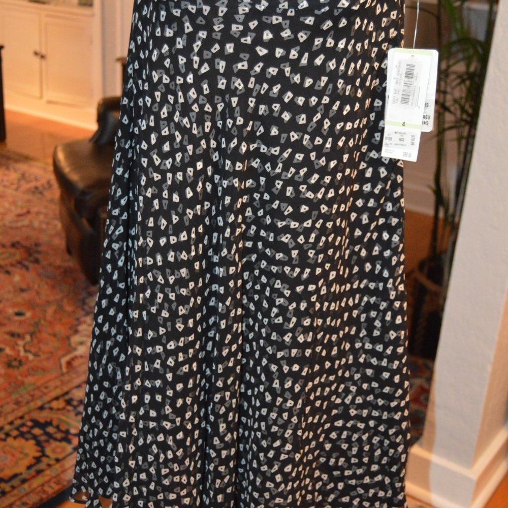 Jones of New york Skirt size 4